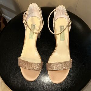Betsey Johnson Heeks